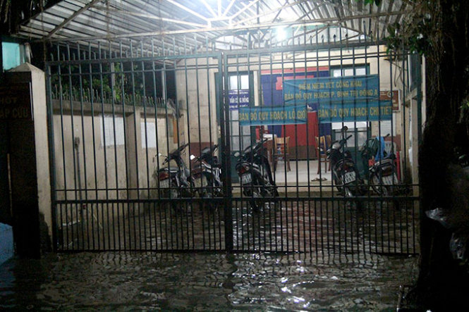 TP.HCM[-]lại[-]ngập[-]vì[-]mưa,[-]dân[-]lại[-]khổ